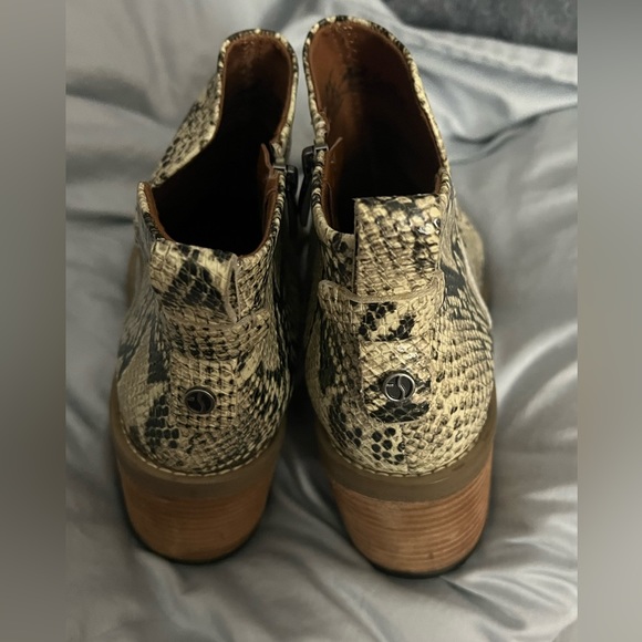 Franco Sarto Klora Leather Heeled Bootie NWOT - Picture 2 of 7